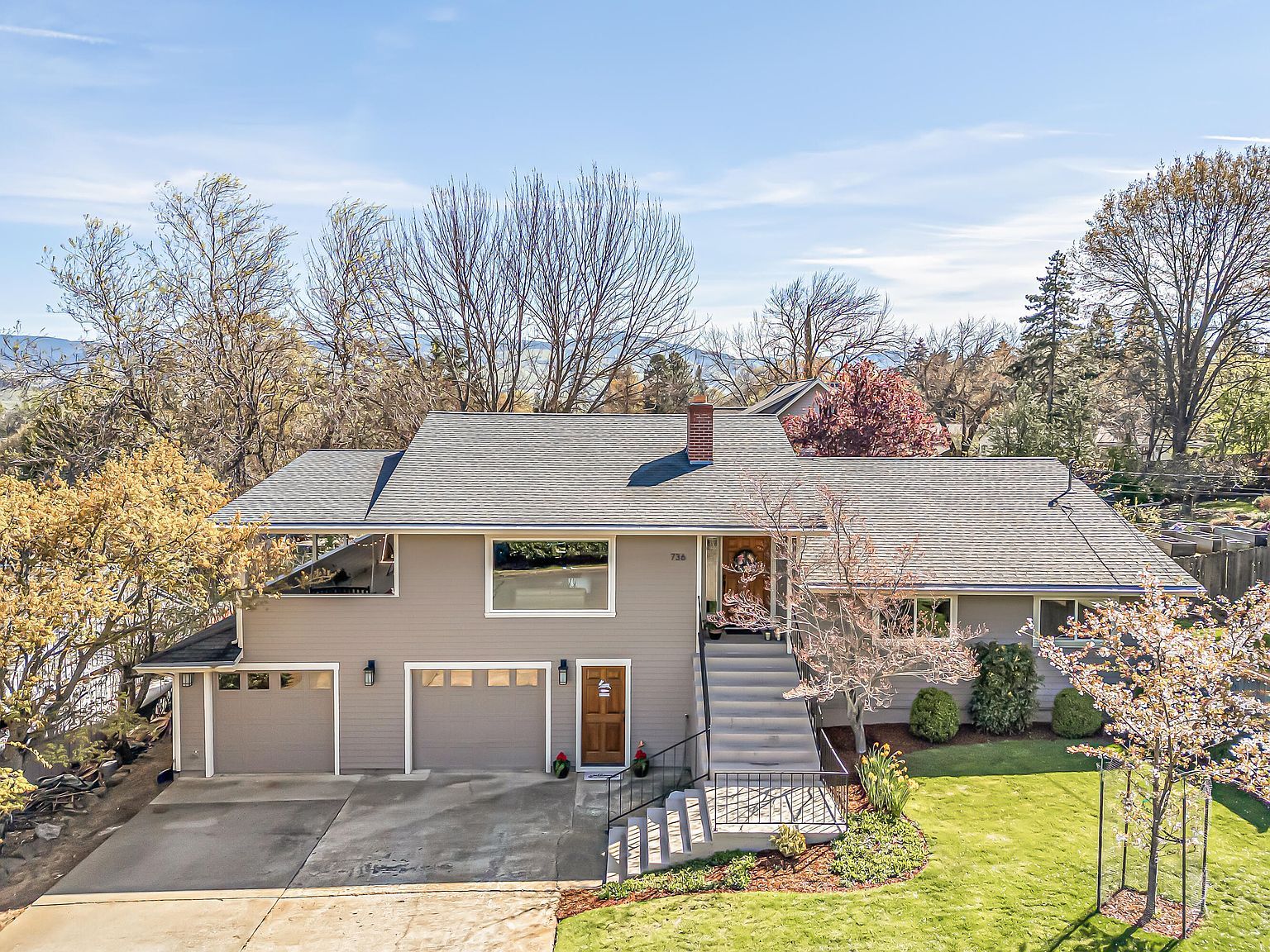 736 Frances Ln Ashland, OR 97520 - Thumbnail 2