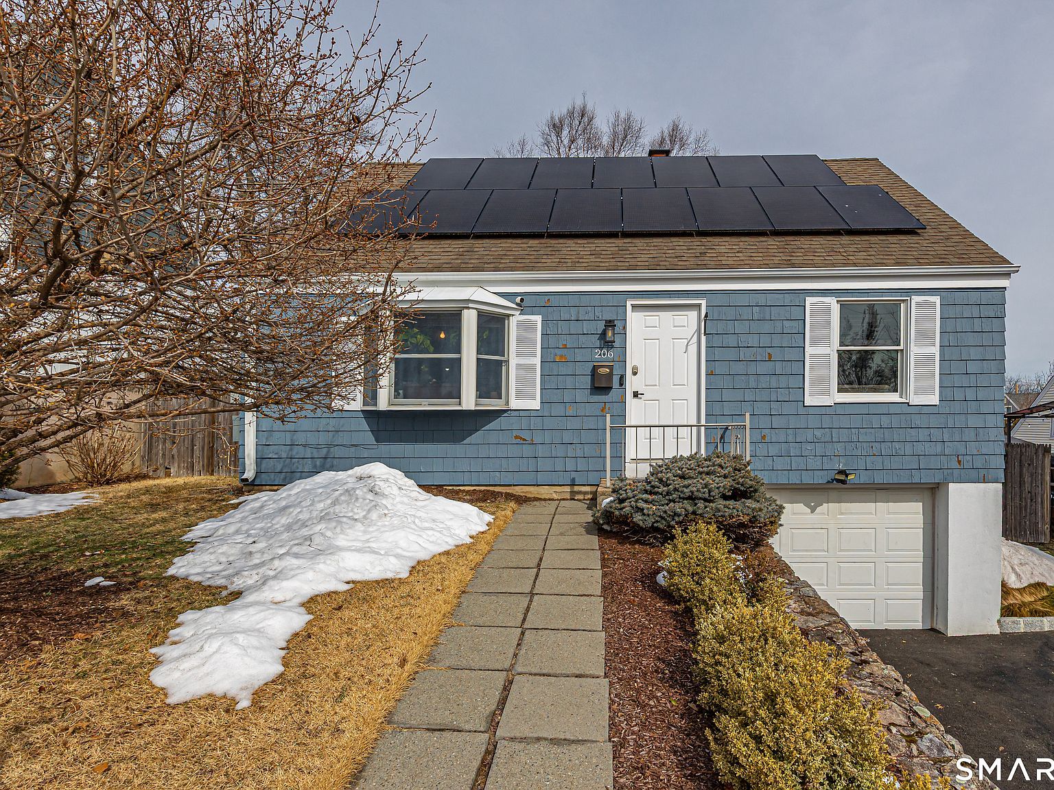 206 Sterling St Fairfield, CT 06825 - Thumbnail 2