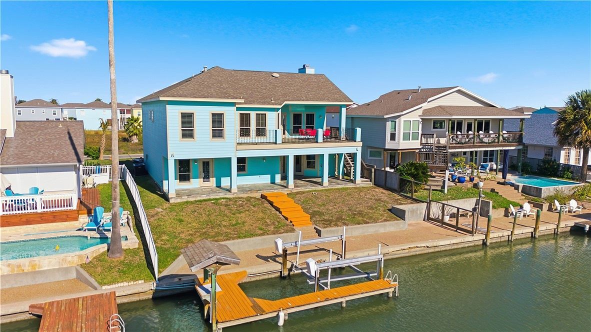 227 Windjammer St Rockport, TX 78382 - Thumbnail 2
