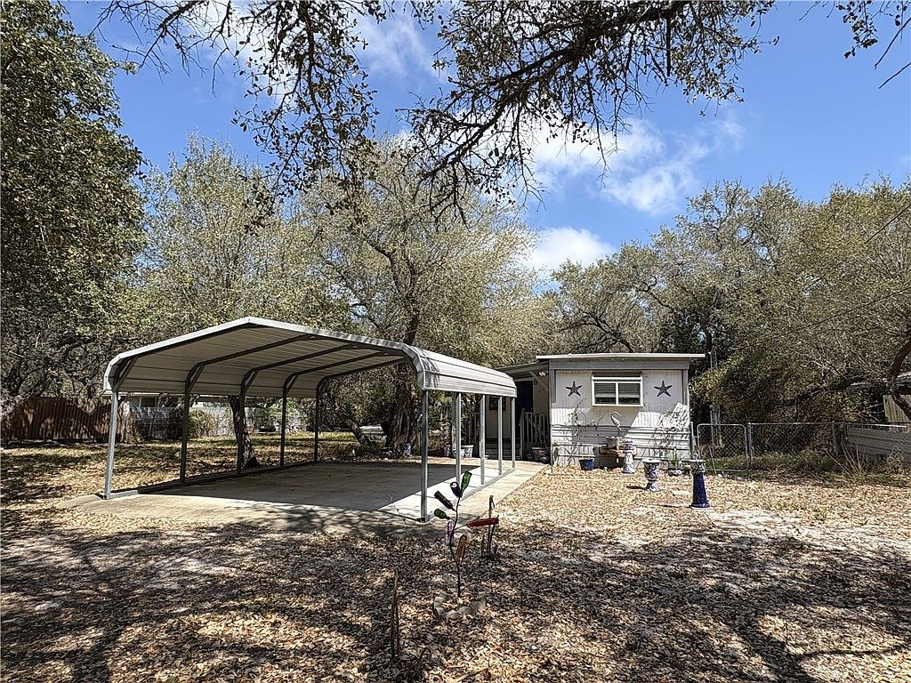 1608 Sammy Henderson St Rockport, TX 78382  | New build