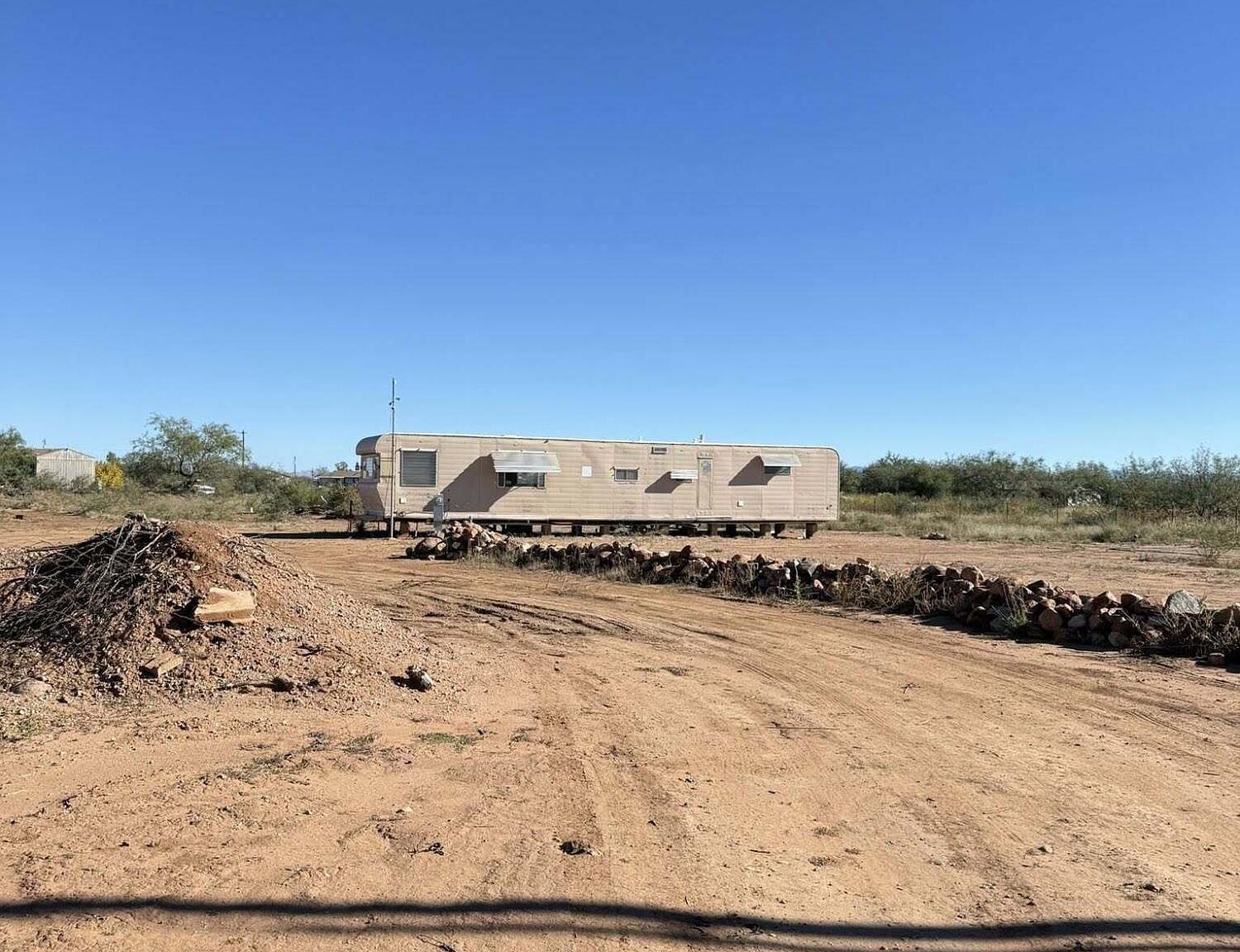 423 E Camino De Pampas Huachuca City, AZ 85616 - Thumbnail 2