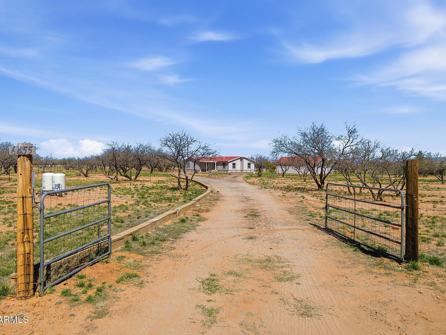 6455 E Nevada Dr Hereford, AZ 85615 - Thumbnail 2