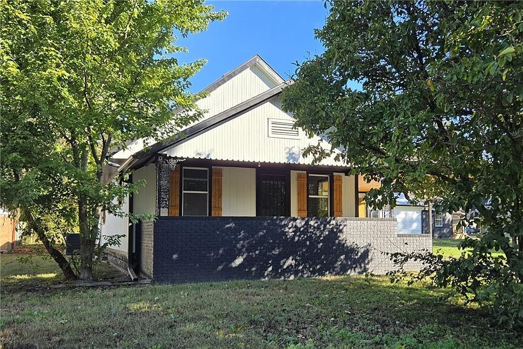 806 W 2nd St Pittsburg, KS 66762 - Thumbnail 2