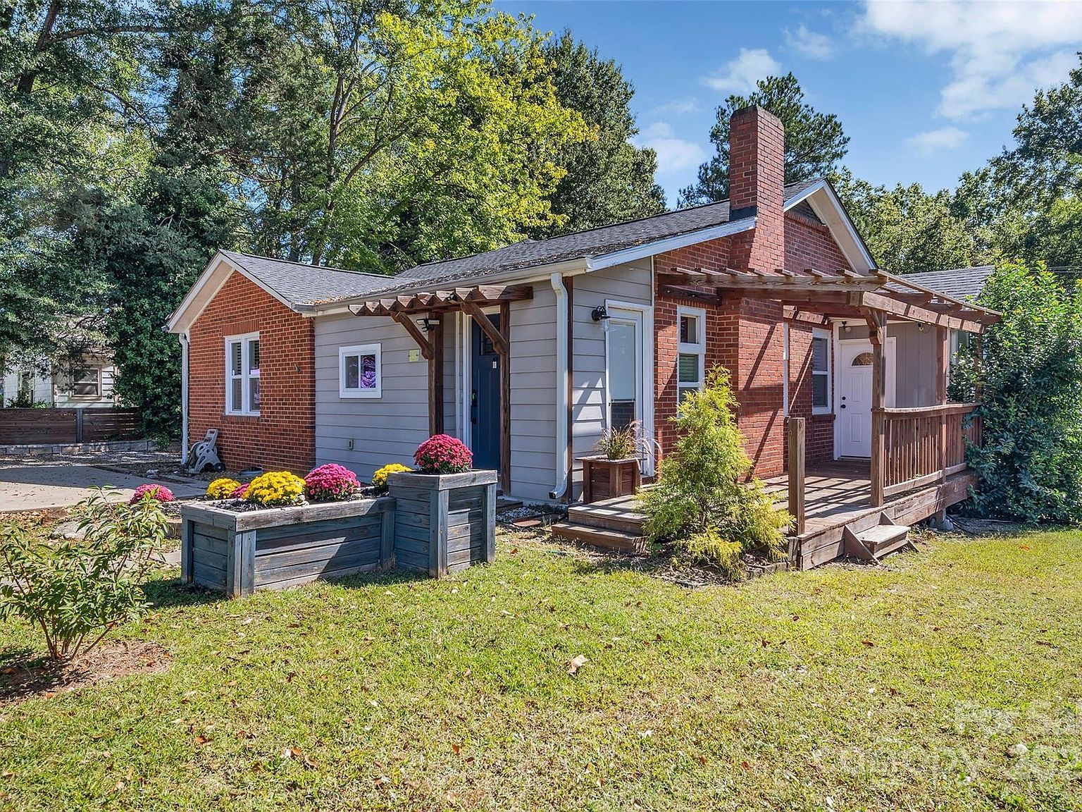 1111 E Park Dr Gastonia, NC 28054 - Thumbnail 2