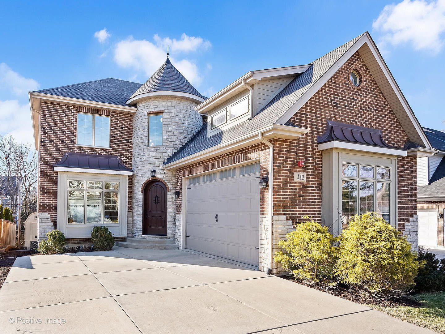 212 Holmes Ave Clarendon Hills, IL 60514 - Thumbnail 2