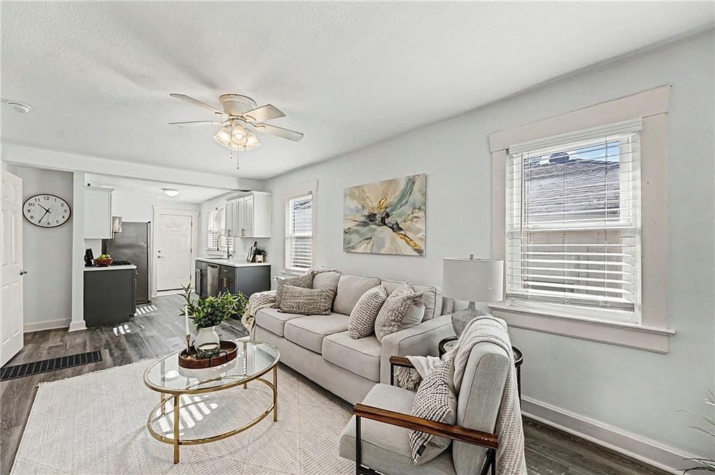 7517 Jefferson St Kansas City, MO 64114 - Thumbnail 2