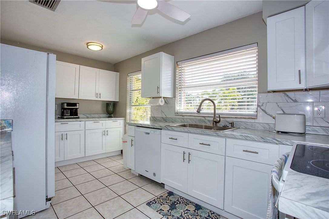 1739 Sandy Cir Cape Coral, FL 33904 - Thumbnail 2