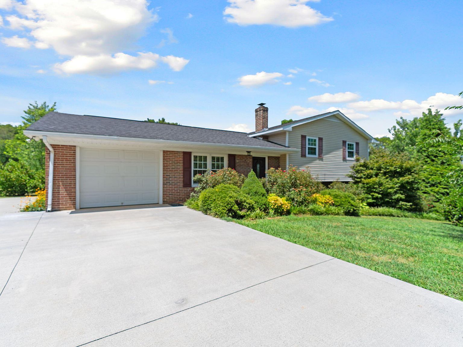 412 George Washington Dr Dandridge, TN 37725 - Thumbnail 2