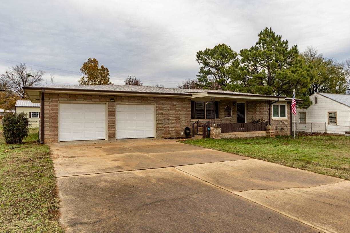 1232 E 3rd St Cushing, OK 74023 - Thumbnail 2