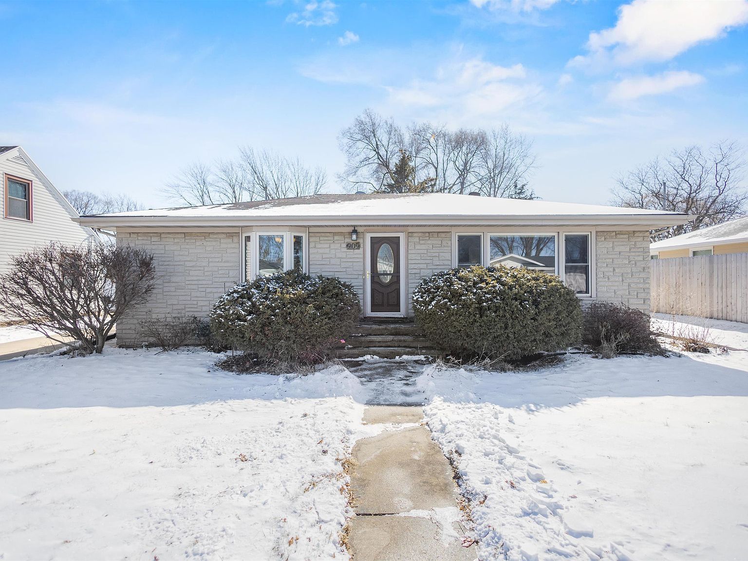 909 W Weiland Ave Appleton, WI 54914 - Thumbnail 2
