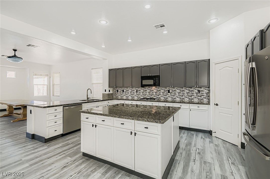 9337 Gold Lake Ave Las Vegas, NV 89149 - Thumbnail 2