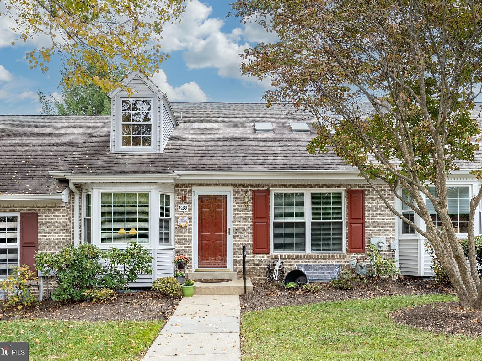 1433 Country Club Dr Springfield, PA 19064 - Thumbnail 2