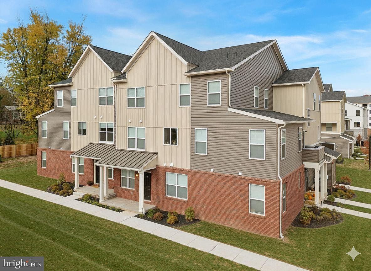 1883 Arbor Place Dr #81C Norristown, PA 19401 - Thumbnail 2