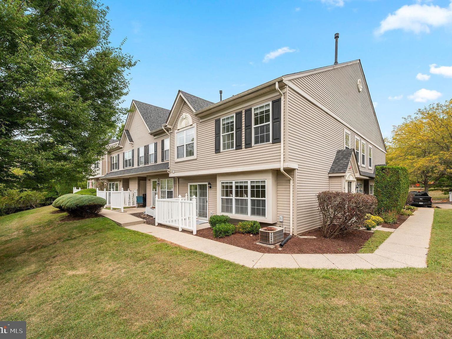 1408 Black Walnut Dr #1408 Phoenixville, PA 19460 - Thumbnail 2