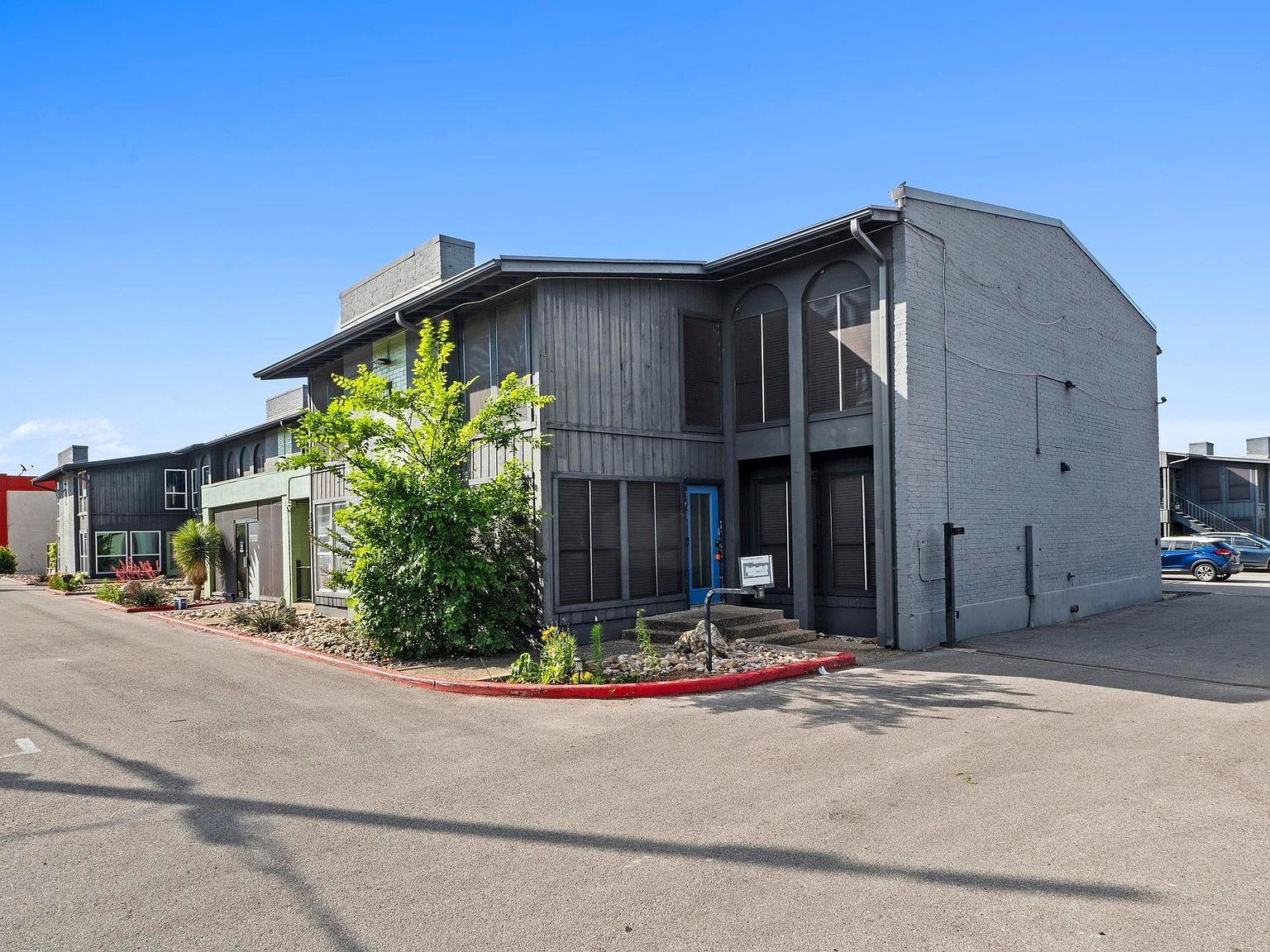 909 Reinli St APT 101 Austin, TX 78751 - Thumbnail 2