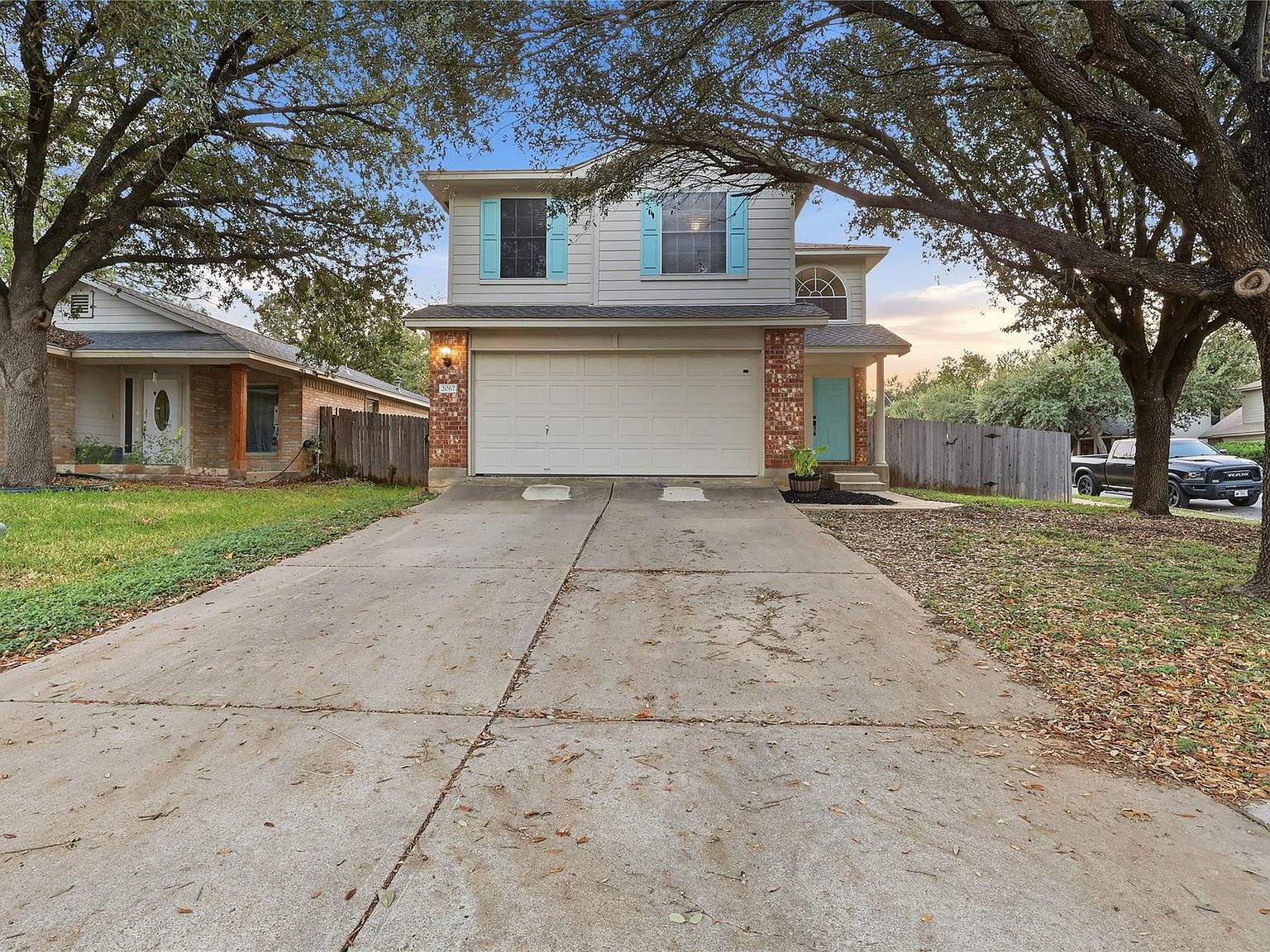 2067 Buckley Ln Round Rock, TX 78664 - Thumbnail 2
