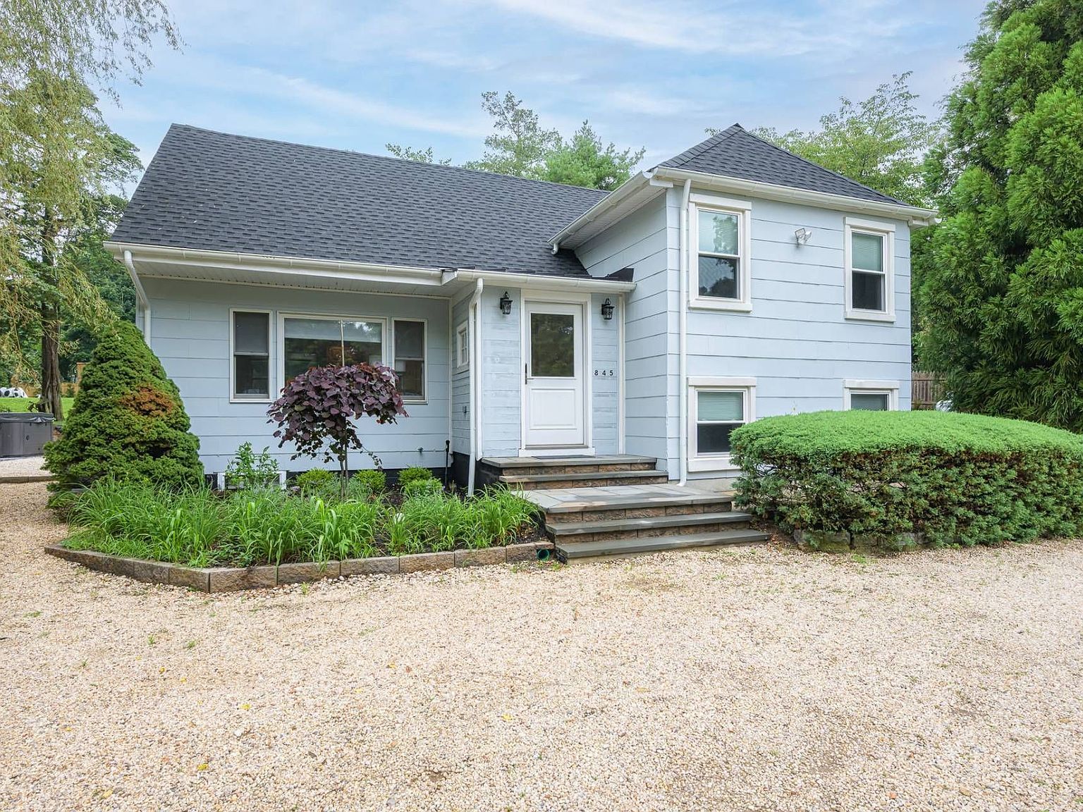 845 County Road 39 Southampton, NY 11968 - Thumbnail 2