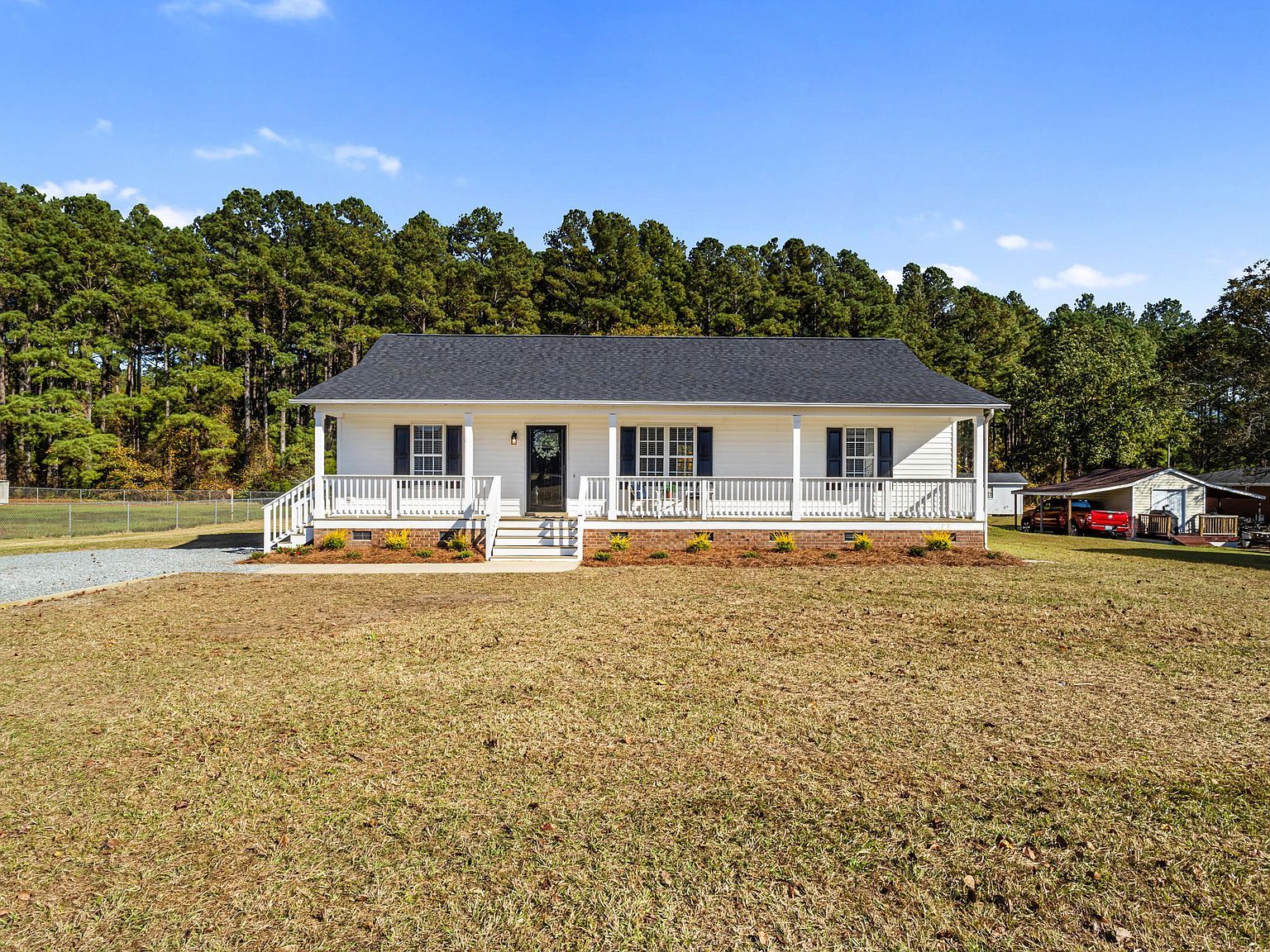 106 Hilltop Dr Four Oaks, NC 27524 - Thumbnail 2