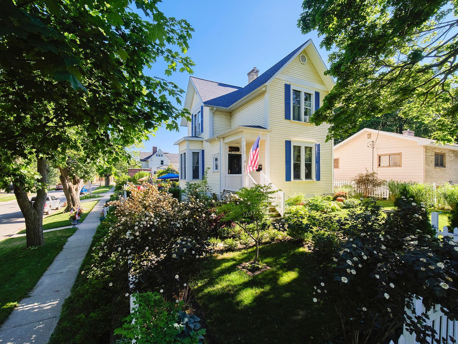 377 4th St Manistee, MI 49660, 49660
