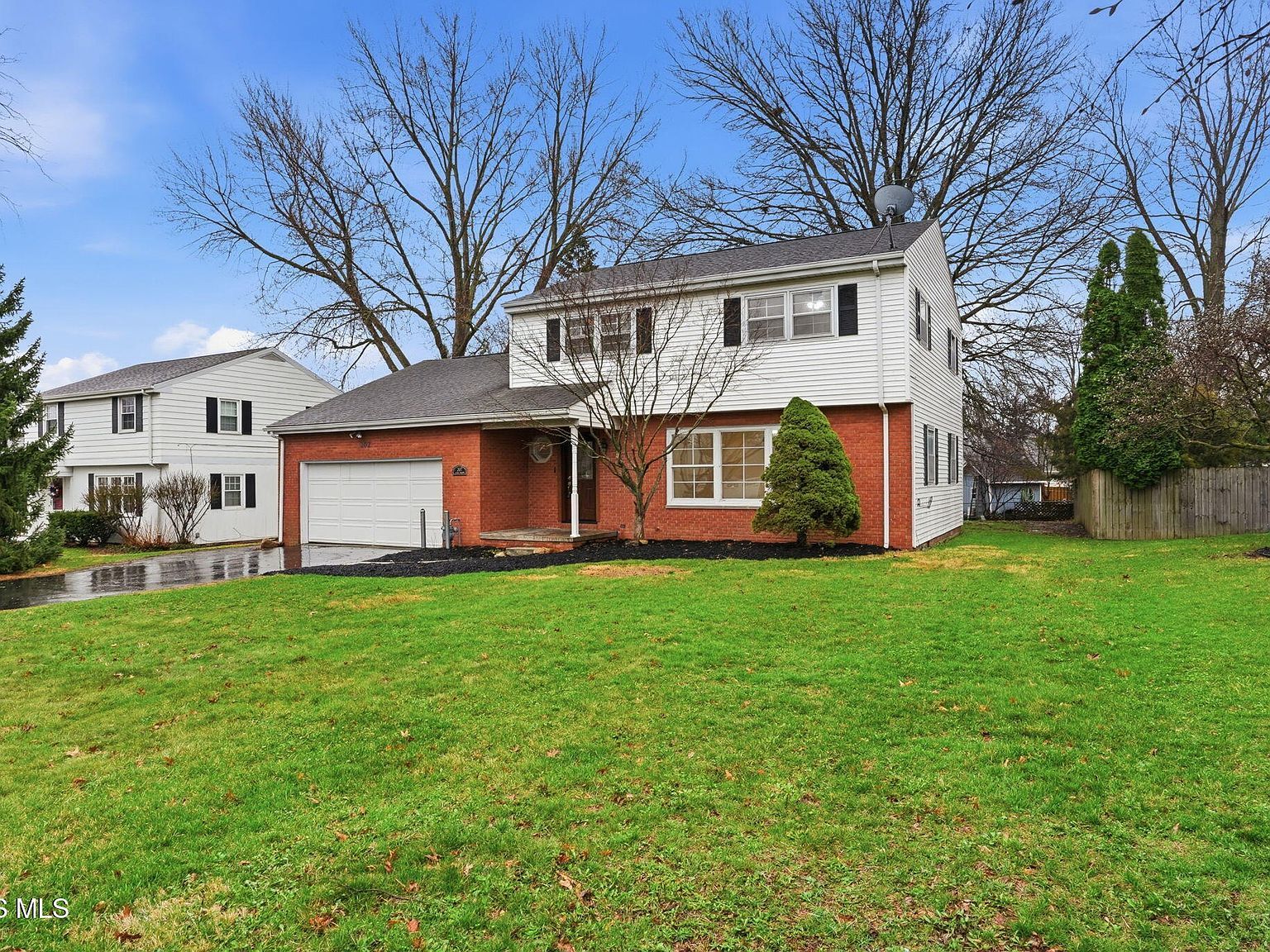 207 E Yates Ave Findlay, OH 45840 - Thumbnail 2