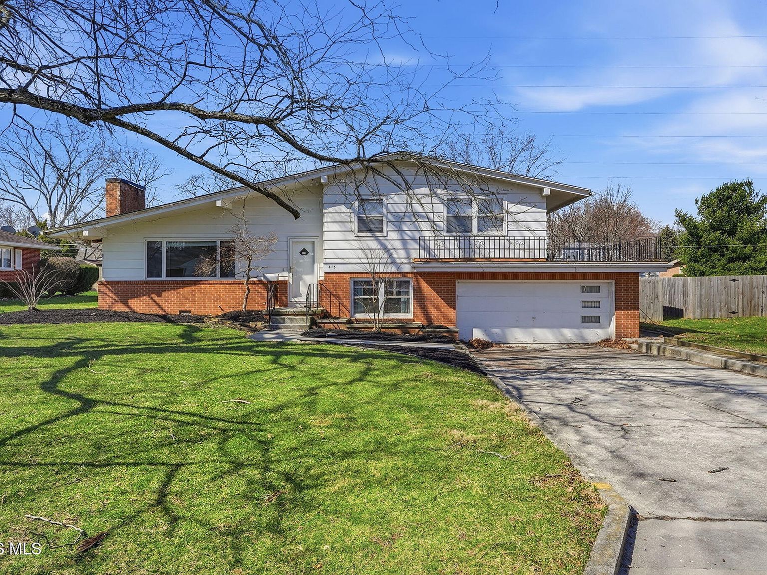 415 Glenview Dr Fostoria, OH 44830 - Thumbnail 2