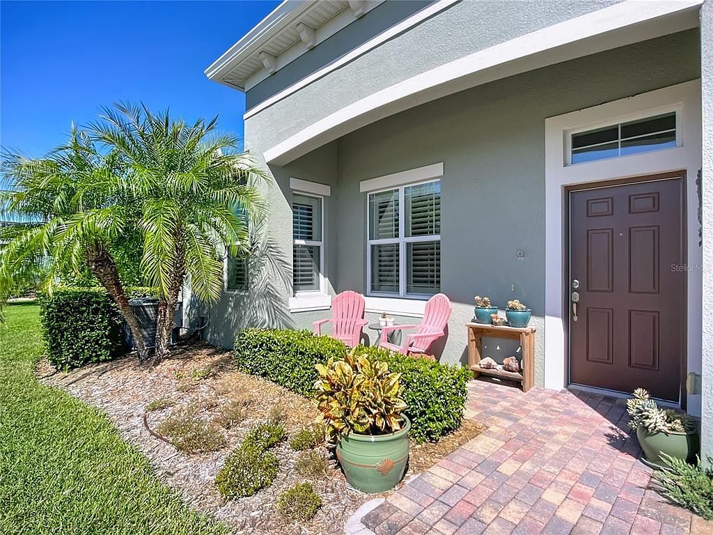 689 Chipper Dr Sun City Center, FL 33573 - Thumbnail 2