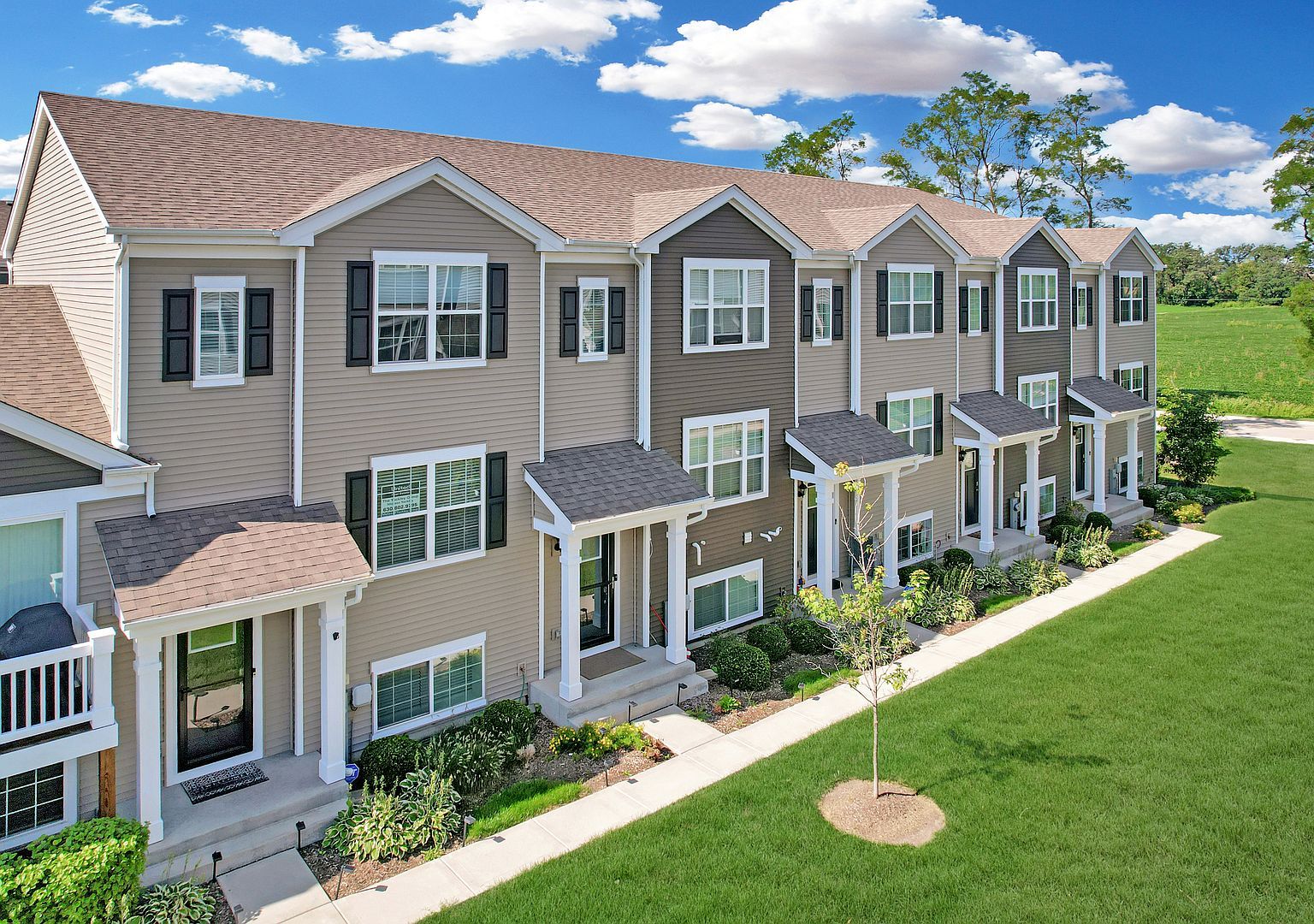 2307 Upland Rd Hampshire, IL 60140 - Thumbnail 2