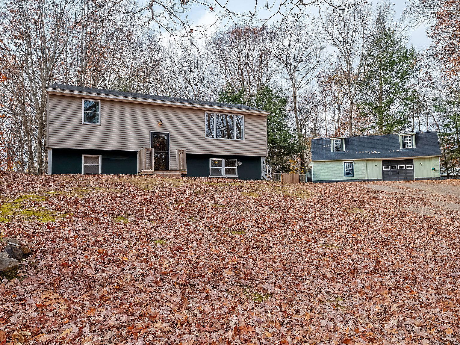 14 Webster St Springvale, ME 04083 - Thumbnail 2