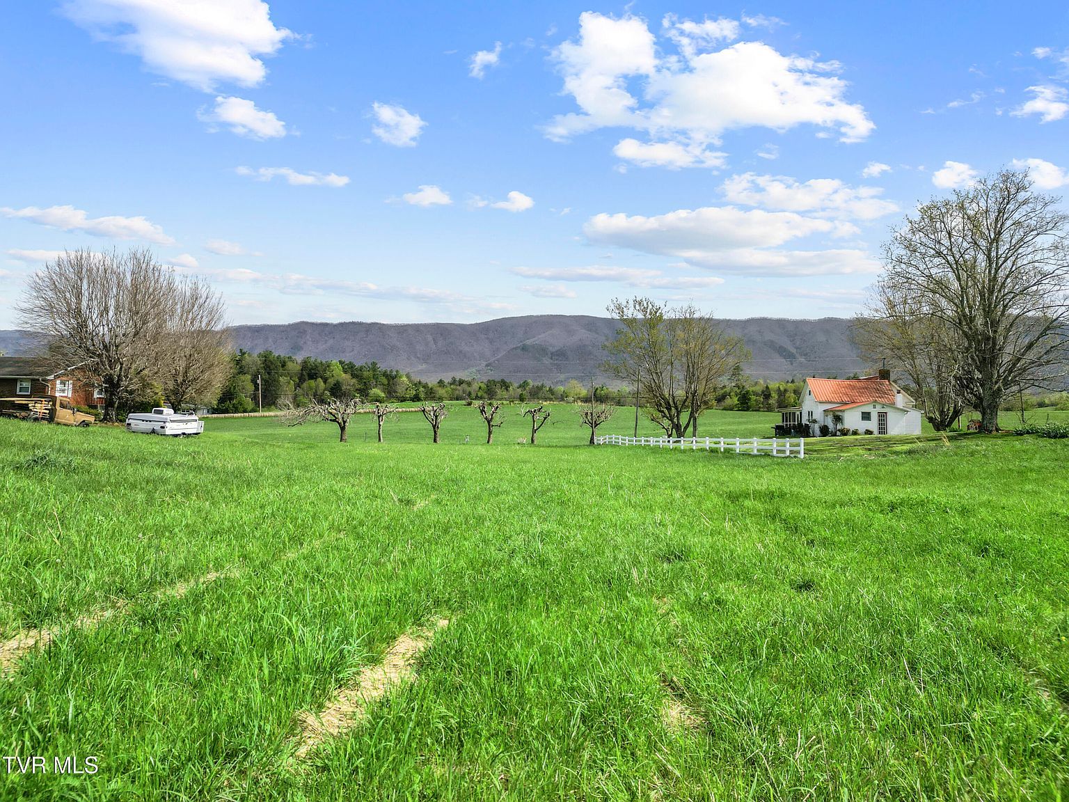2 Red Hill Rd Greeneville, TN 37743  | Land/Lot