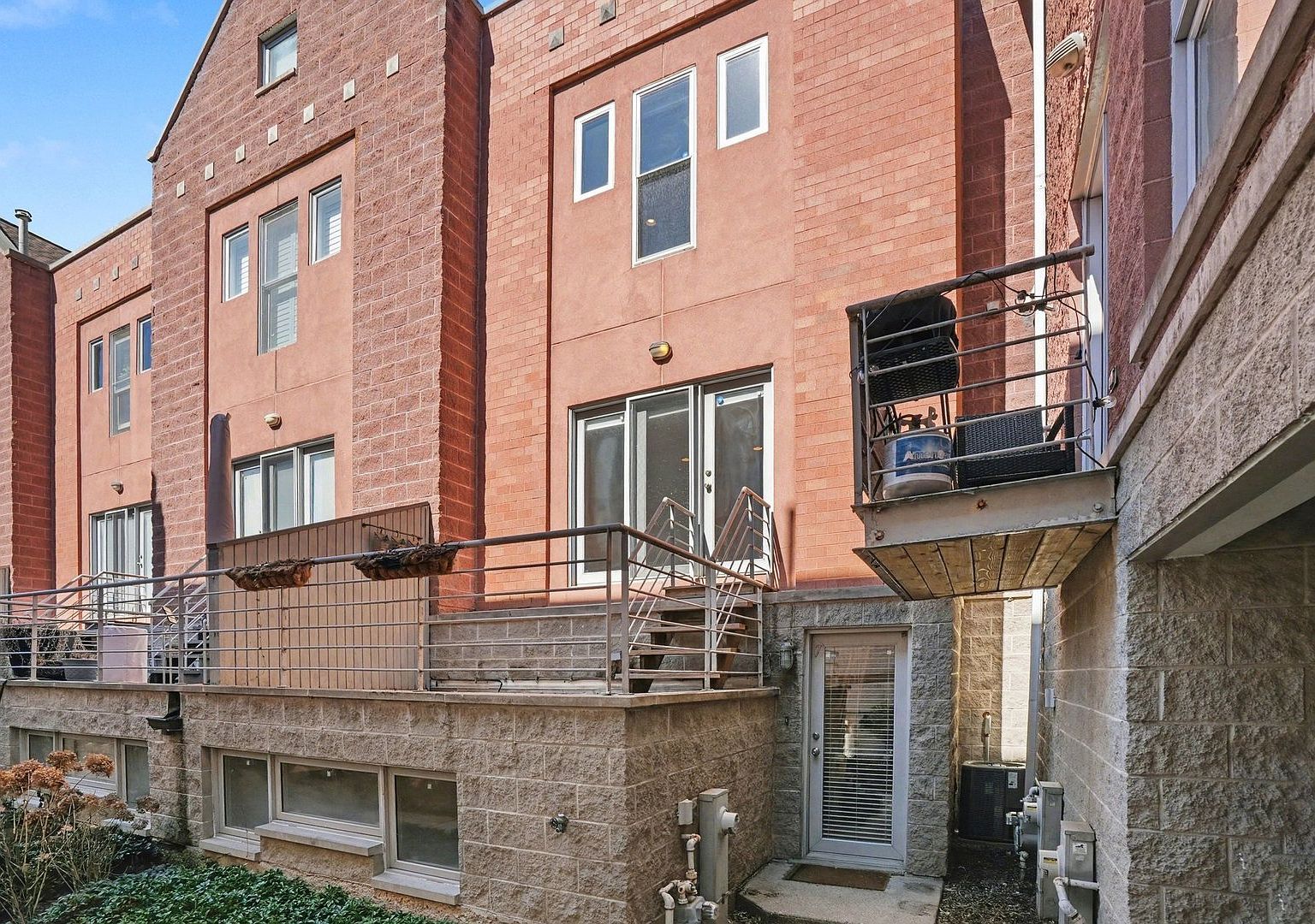 2940 N Lakewood Ave APT 7 Chicago, IL 60657 - Thumbnail 2