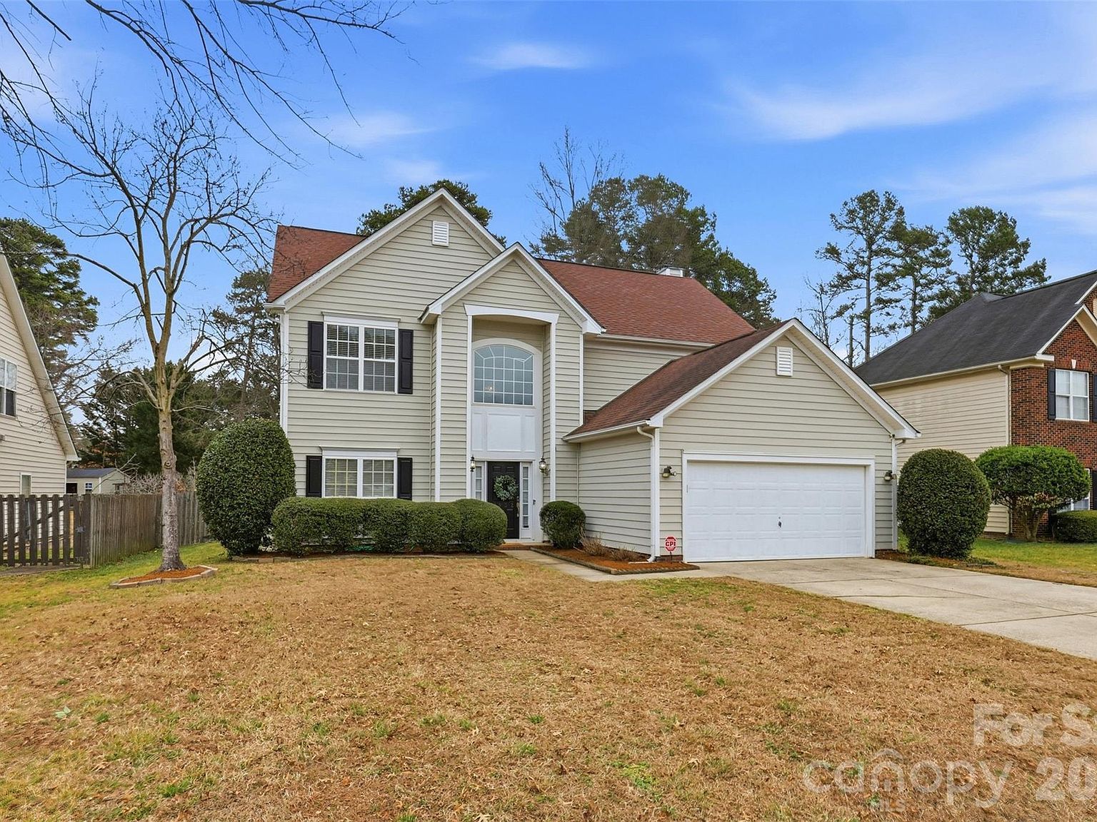 9832 Ashburton Dr Charlotte, NC 28216 - Thumbnail 2