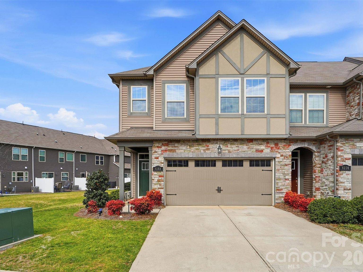 9258 Glenburn Ln Charlotte, NC 28278 - Thumbnail 2