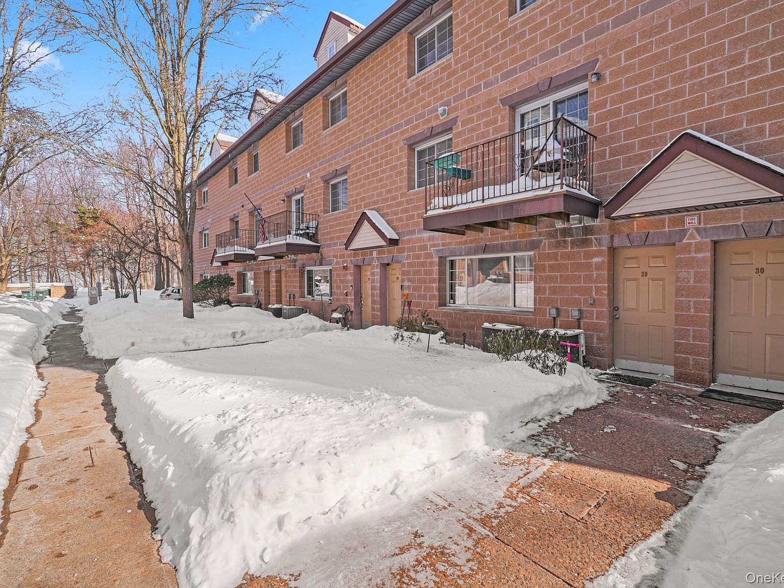 29 Klint Ct Nanuet, NY 10954 - Thumbnail 2