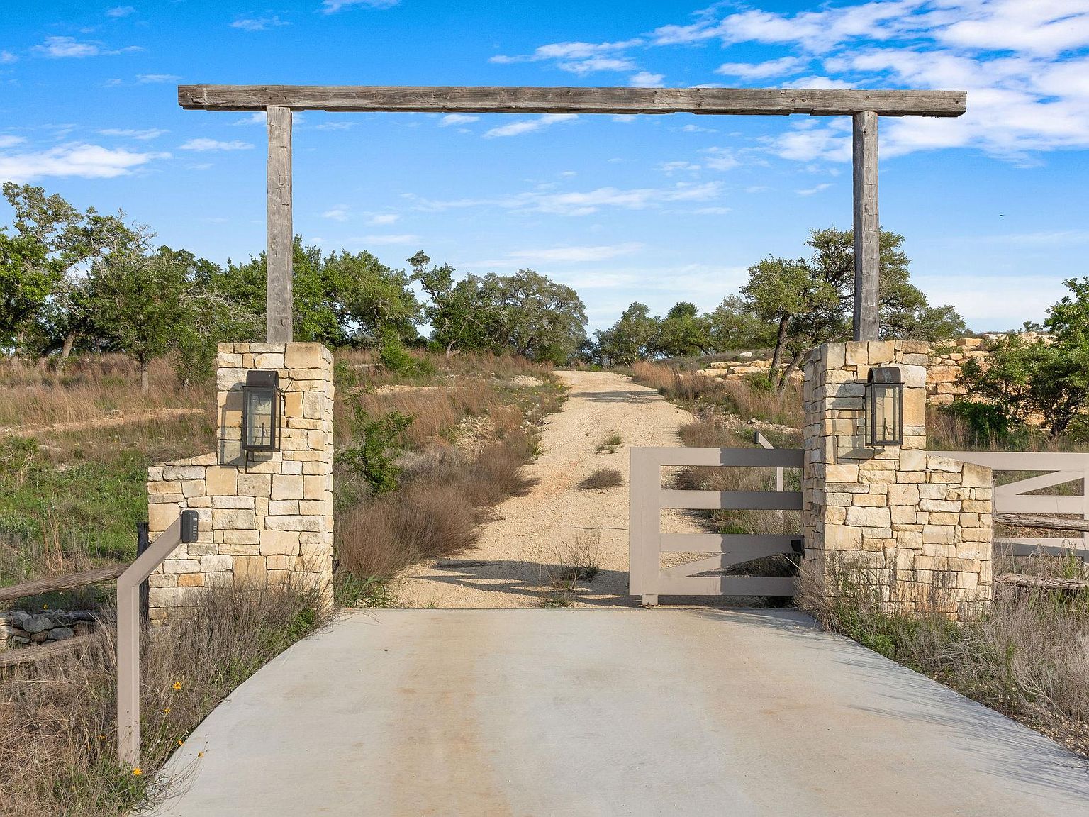 205 Mount Gainor Rd Dripping Springs, TX 78620  | Land/Lot