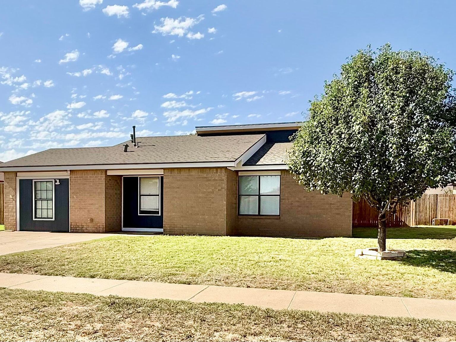 305 E 19th St Wolfforth, TX 79382 - Thumbnail 2
