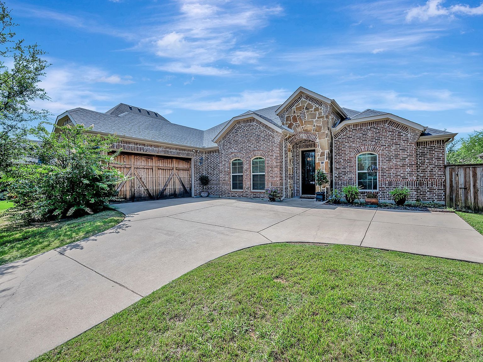 129 McKinley Dr Burleson, TX 76028 - Thumbnail 2