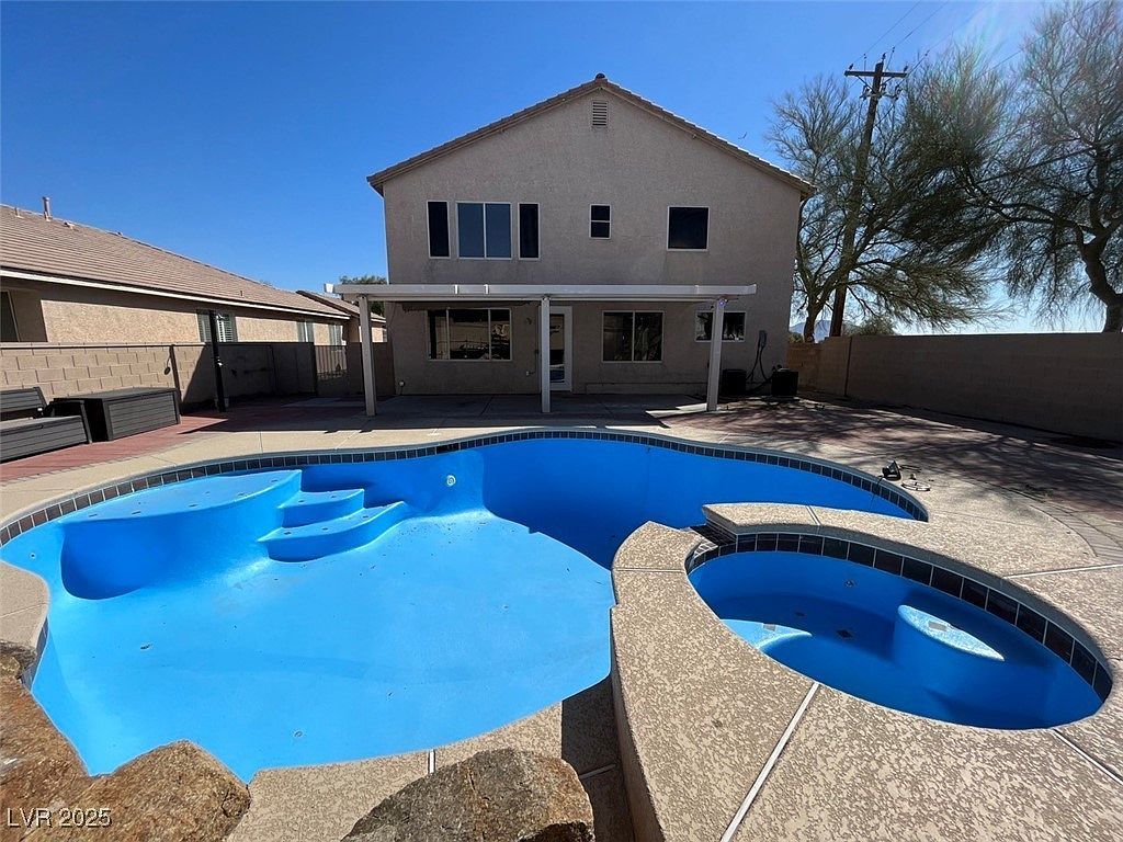 4605 Sergeant Ct North Las Vegas, NV 89031 - Thumbnail 2