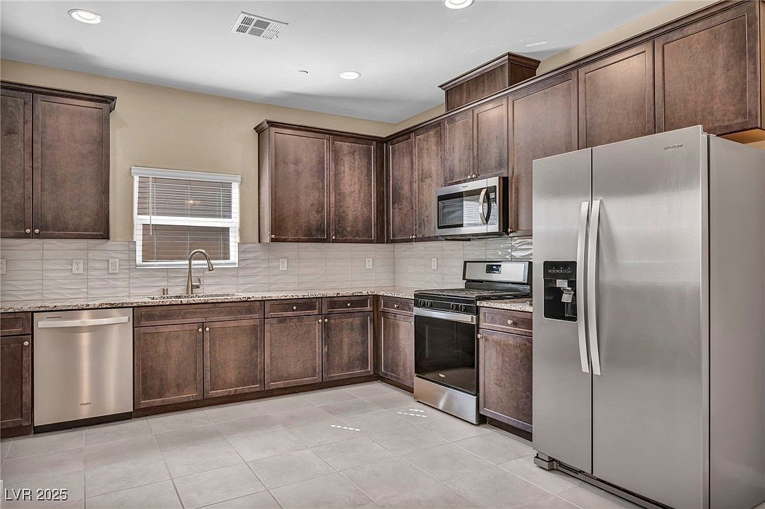 65 Ella Ashman Ave Henderson, NV 89011 - Thumbnail 2