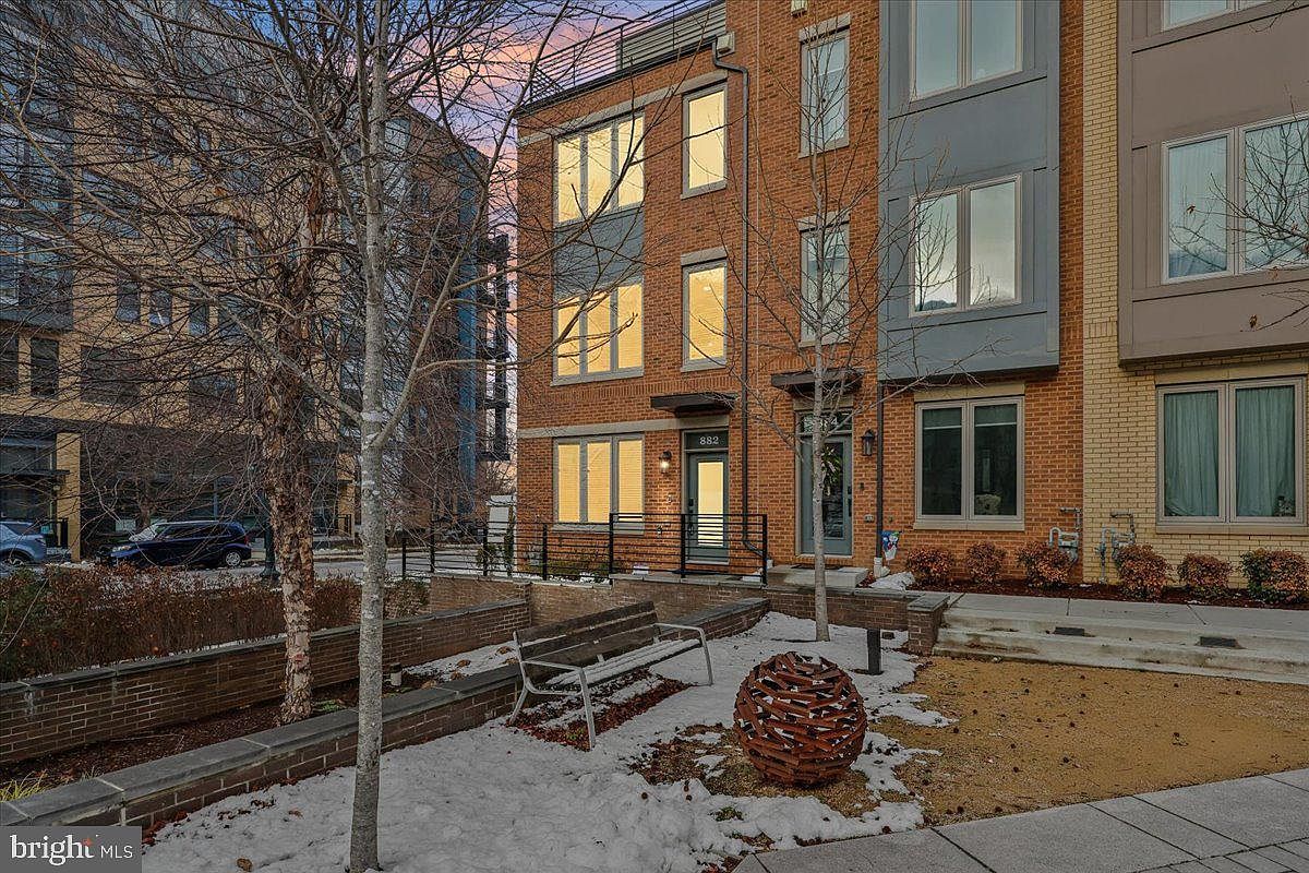 882 Thompson Cres #28 Rockville, MD 20852 - Thumbnail 2