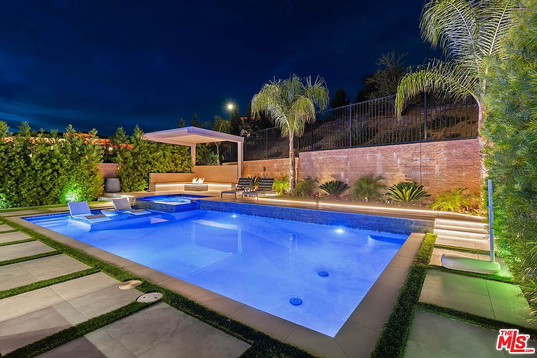 20741 W Deer Grass Ct Porter Ranch, CA 91326 - Thumbnail 2