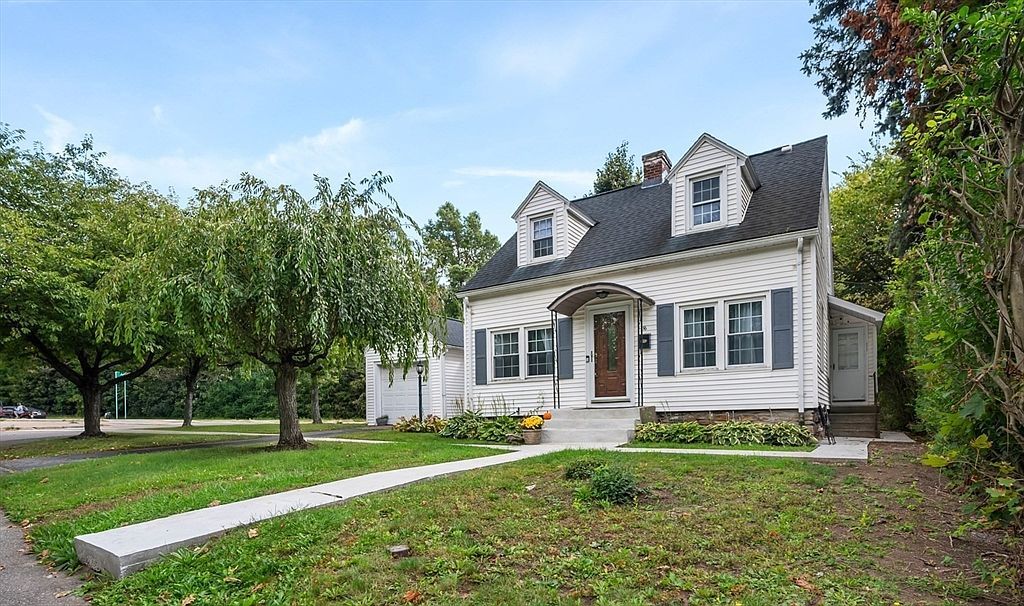 36 Melrose St Worcester, MA 01605  | Single Family