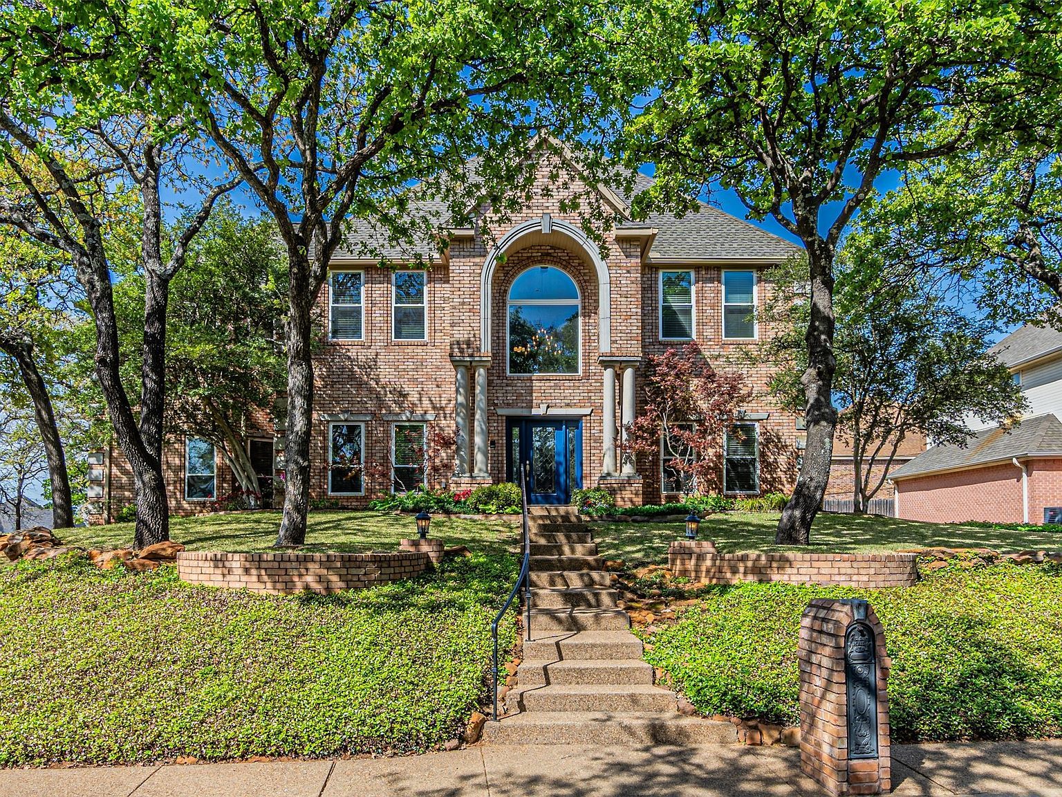 2108 Vista Ridge Ct Arlington, TX 76013 - Thumbnail 2