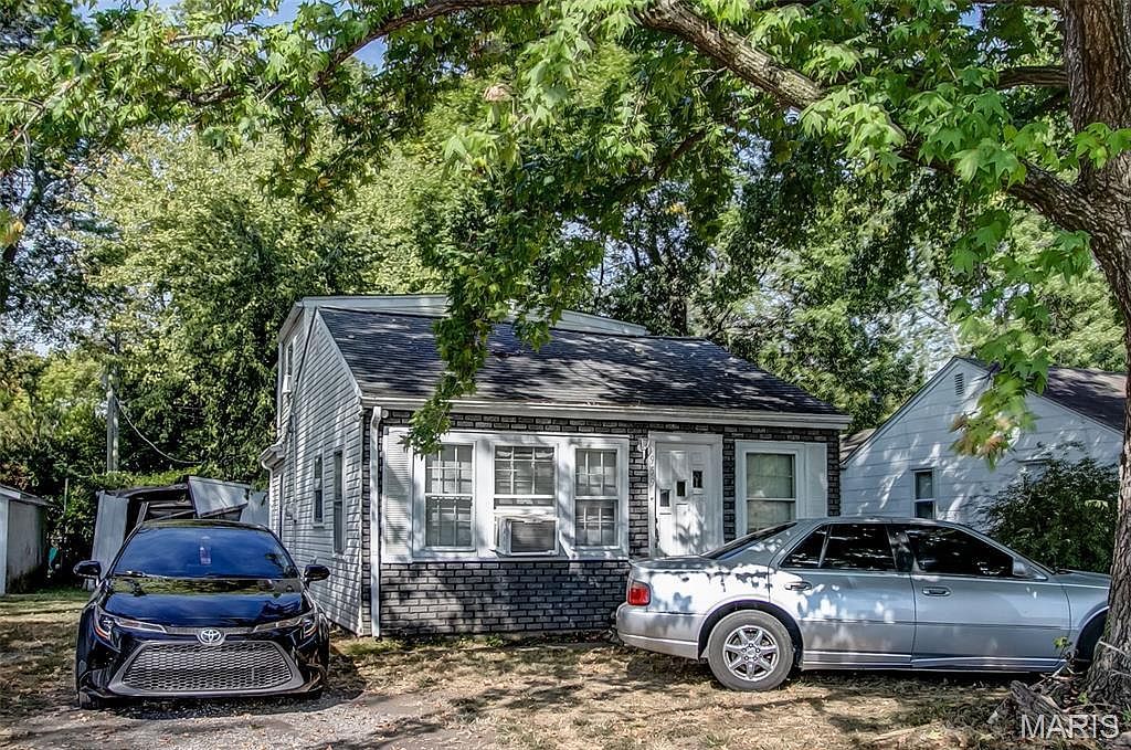 959 Green Mount Ln Belleville, IL 62220 - Thumbnail 2