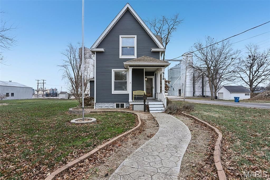 418 S Cedar St Trenton, IL 62293 - Thumbnail 2