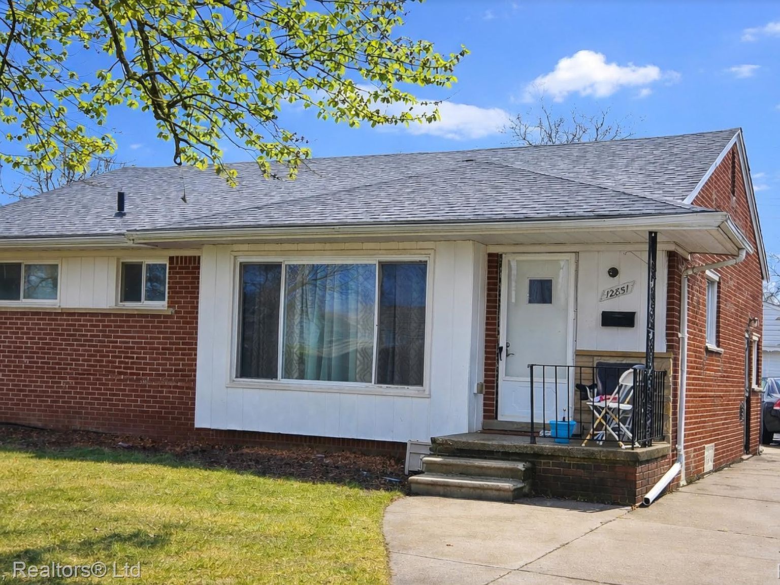 12851 Hemingway Redford, MI 48239 - Thumbnail 2