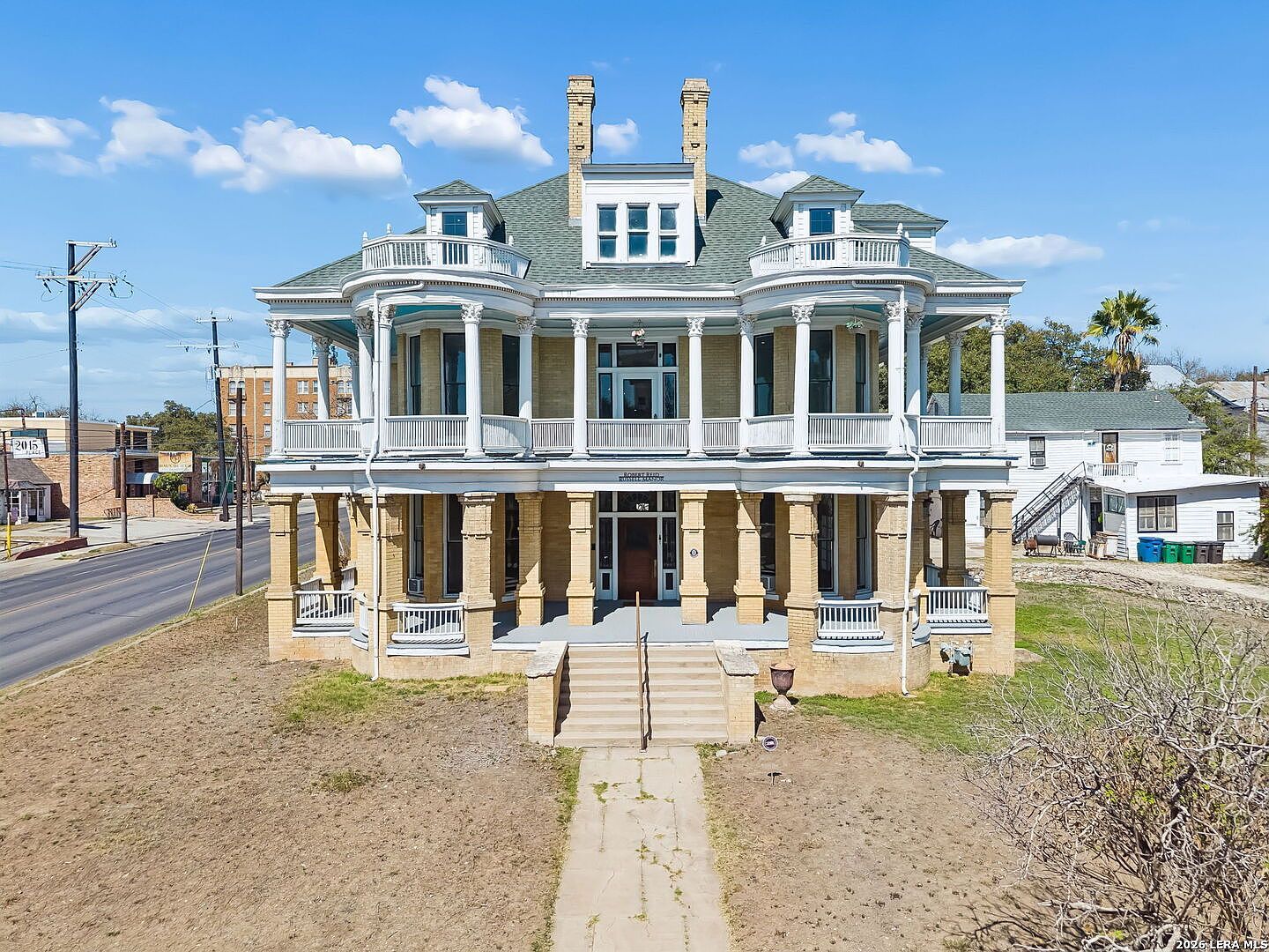 339 W Woodlawn Ave San Antonio, TX 78212  | Single Family