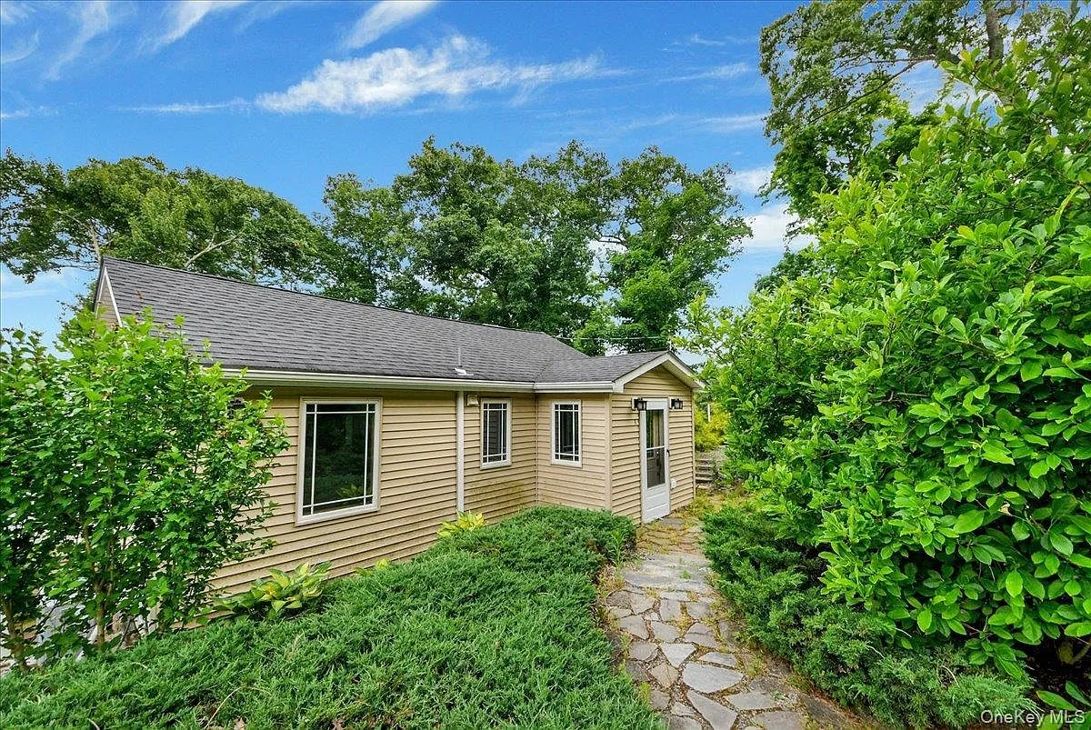 6 Deer Trl N Greenwood Lake, NY 10925, 10925