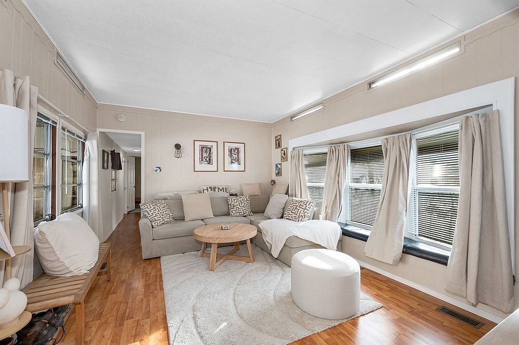 8 F St Merrimac, MA 01860 - Thumbnail 2