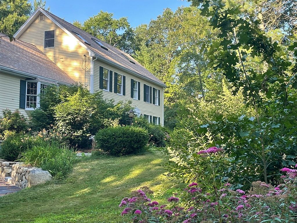 626 Forest St North Andover, MA 01845 - Thumbnail 2