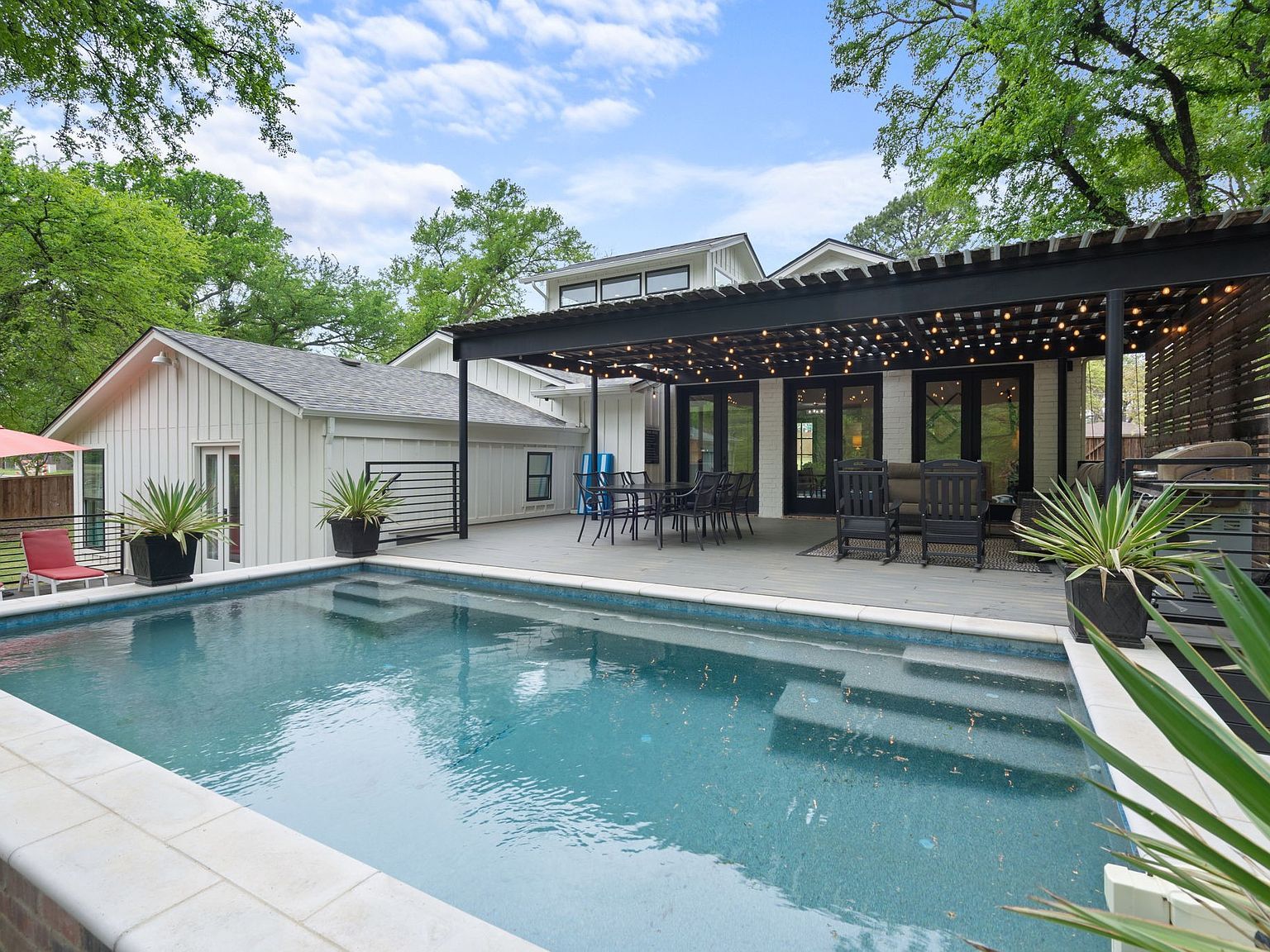 1704 Silverside Dr Grapevine, TX 76051 - Thumbnail 2